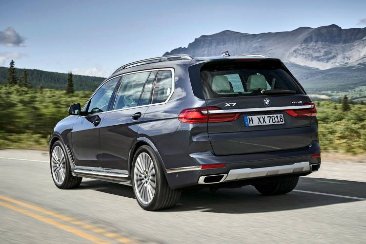 BMW X7 001