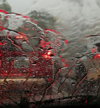 Sadehälytys: 10 temppua myrskyn onnettomuuksien välttämiseksi 2 Sadehalytys 10 temppua myrskyn onnettomuuksien valttamiseksi