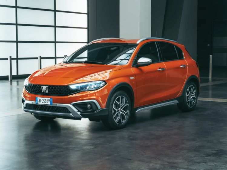 Fiat Tipo Cross 2021 02