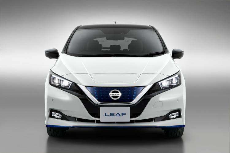 Nissan Leaf 3zero valkoinen ulkopinta 06