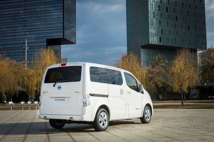 nissan-e-nv200-2018-9