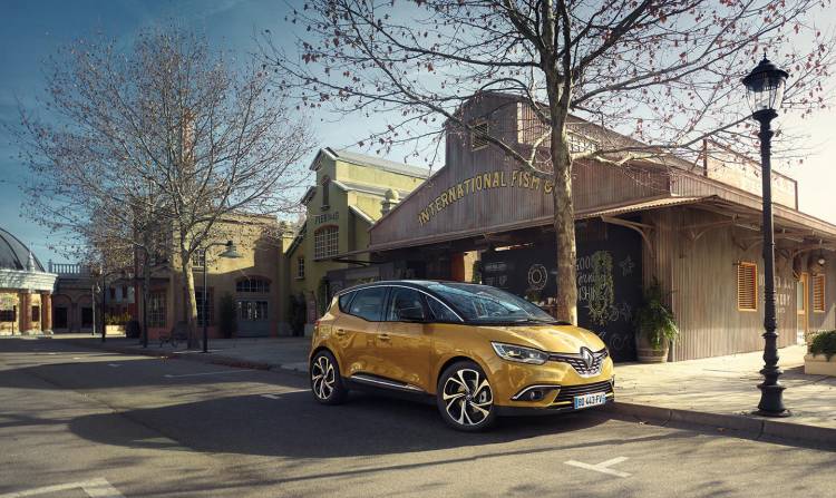 renault-scenic-2016-06