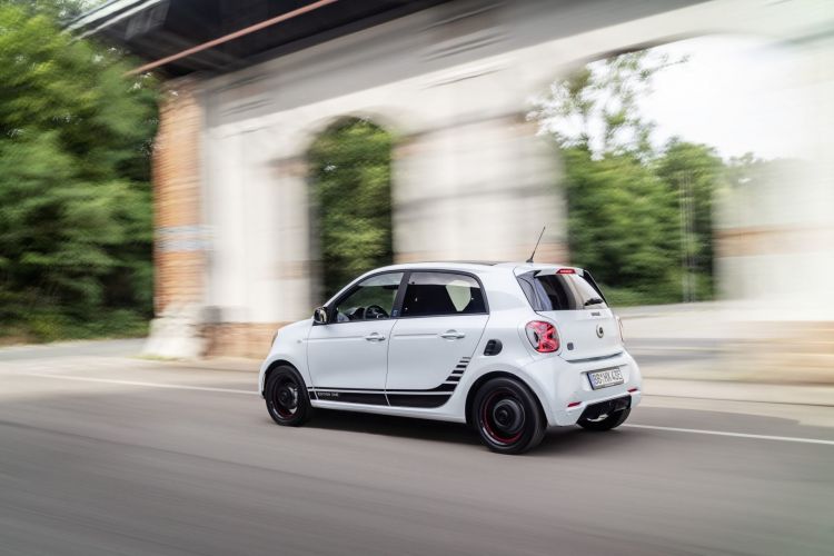 Die Neue Generation: Smart Eq Forfour Uusi sukupolvi: Smart Eq Forfour