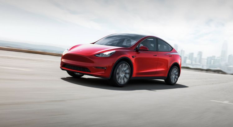 Tesla Model Y 2019 Punainen etuosa