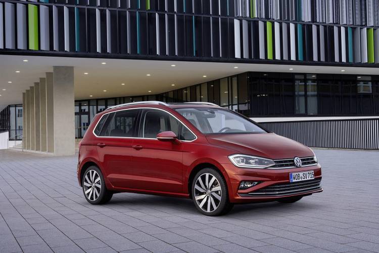 volkswagen-golf-sportsvan-2017-09