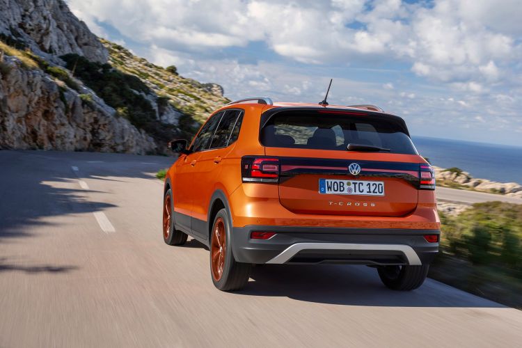 Volkswagen T Cross 2019 oranssi ulkotesti 10