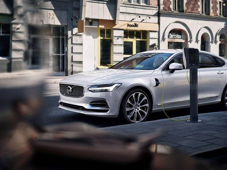 volvo-s90-2016-19