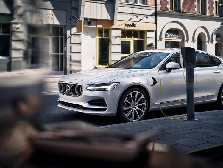 Volvo_S90_Twin_Moottori