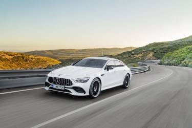 Mercedes AMG GT 4 ovinen Coupe