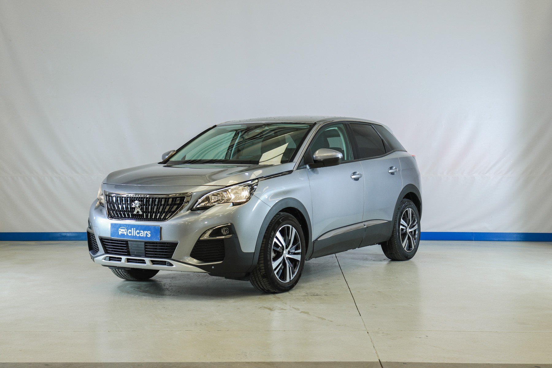 Peugeot 3008 väri harmaa artense