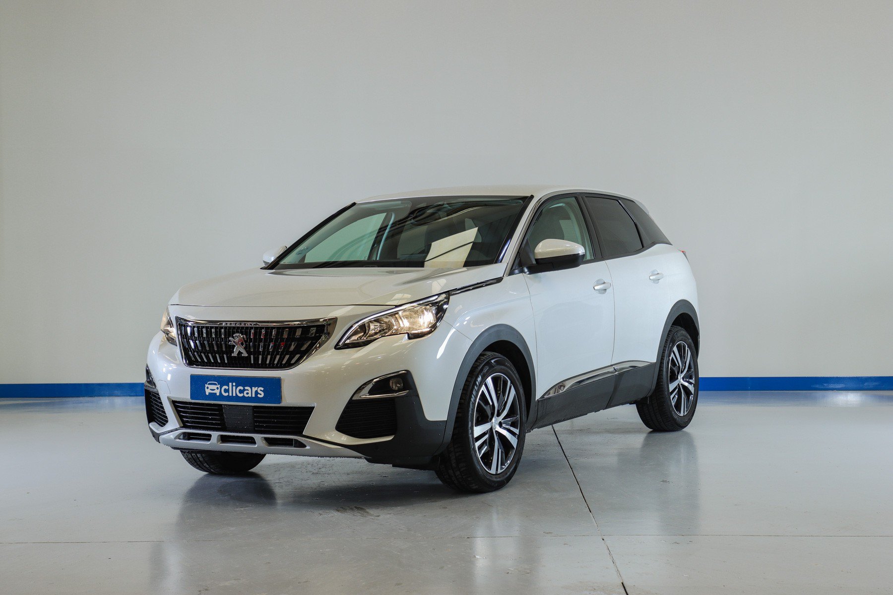 Peugeot 3008 helmenvalkoinen väri