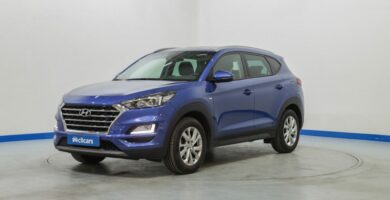 Hyundai Tucson vs Peugeot 5008 yksityiskohtainen vertailu 4X4 katumaastureista