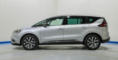 Vertailu Peugeot 5008 vs Renault Espace kumpi on parempi