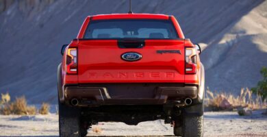 Ford Ranger Raptor 288 hv jenkkivoimaa kilpailijoidensa noyryyttamiseksi