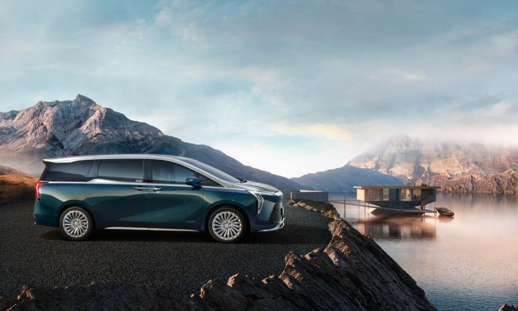 Buick esittelee uuden yritysilmeensa logoineen Kiinalle