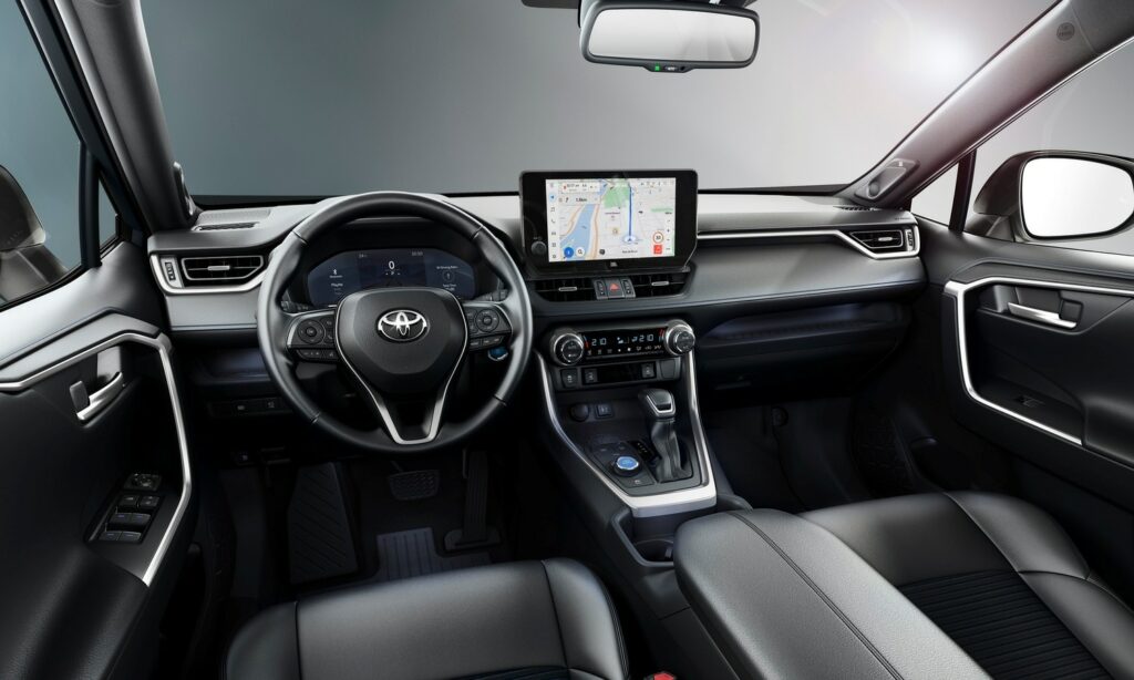 Toyota RAV4 kohtaa vuoden 2023 parannuksia yhteyksissa ja turvallisuudessa