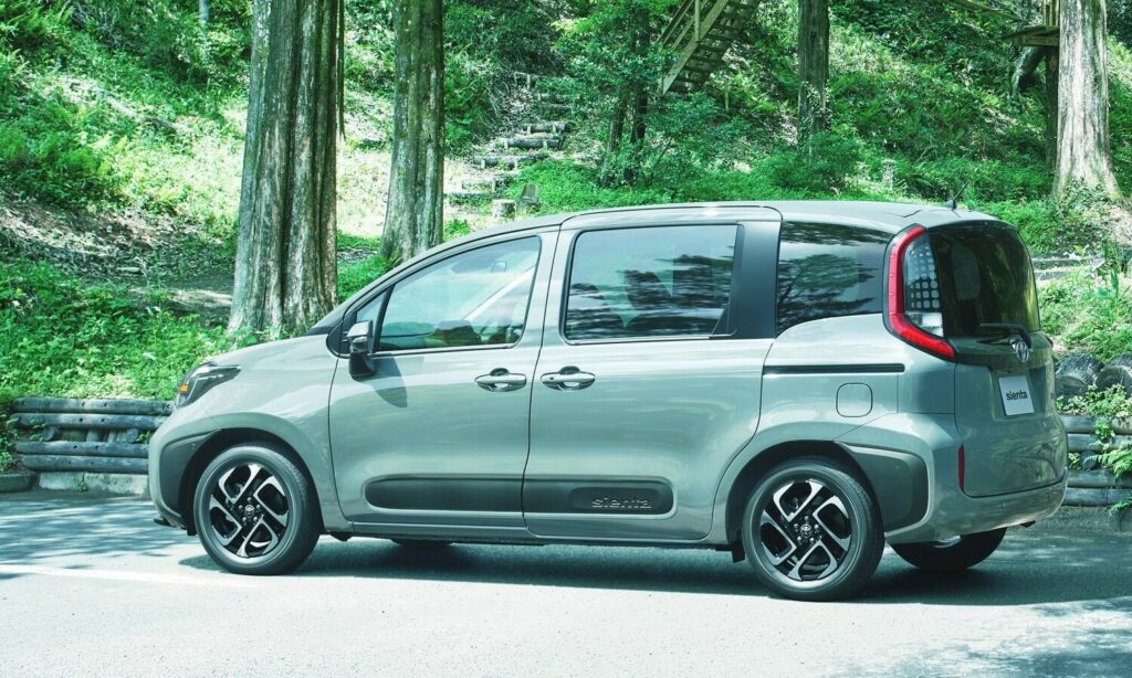 Toyota Sienta Muistatko Yaris Verson No ei se niin ruma