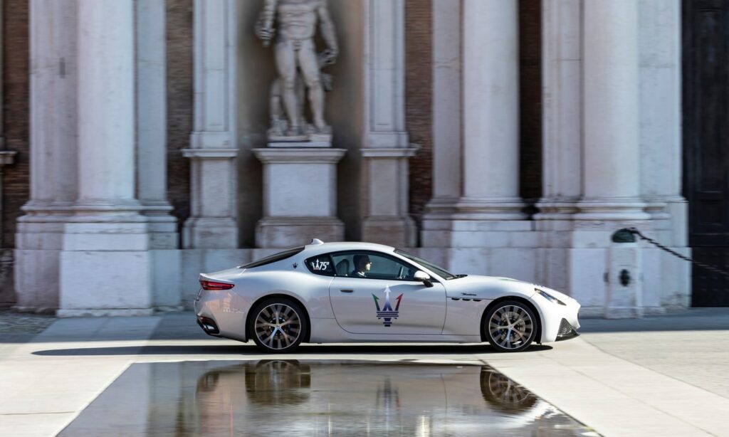 Uusi Maserati GranTurismo tulee kaduille ennen debyyttiaan