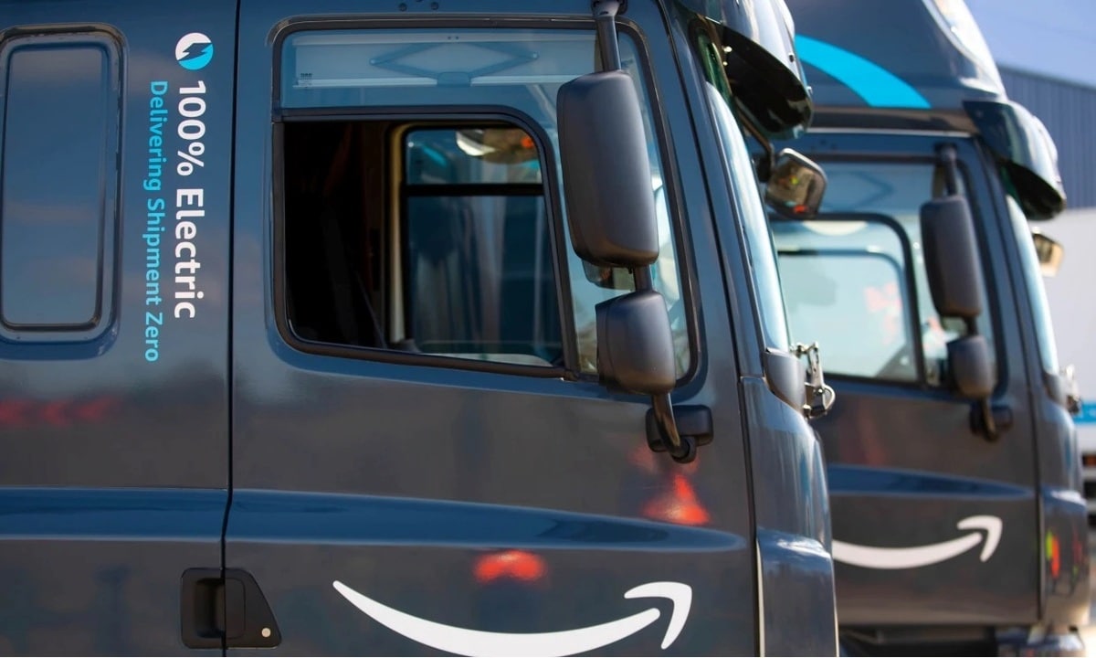 Amazon 100% Electric Delivering Shipment Zero