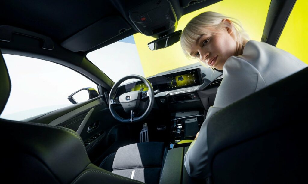 Opel Astra GSe ladattava hybridiurheiluhenkisyys ja saksalainen luonne