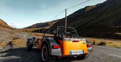 Caterham Seven 340 170 CV ja kaksoisidentiteetti vapauttamaan 275