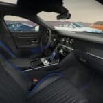 Bentley Flying Spur S -hybridi uudessa Spark Blue Mulliner 500th Commissionissa