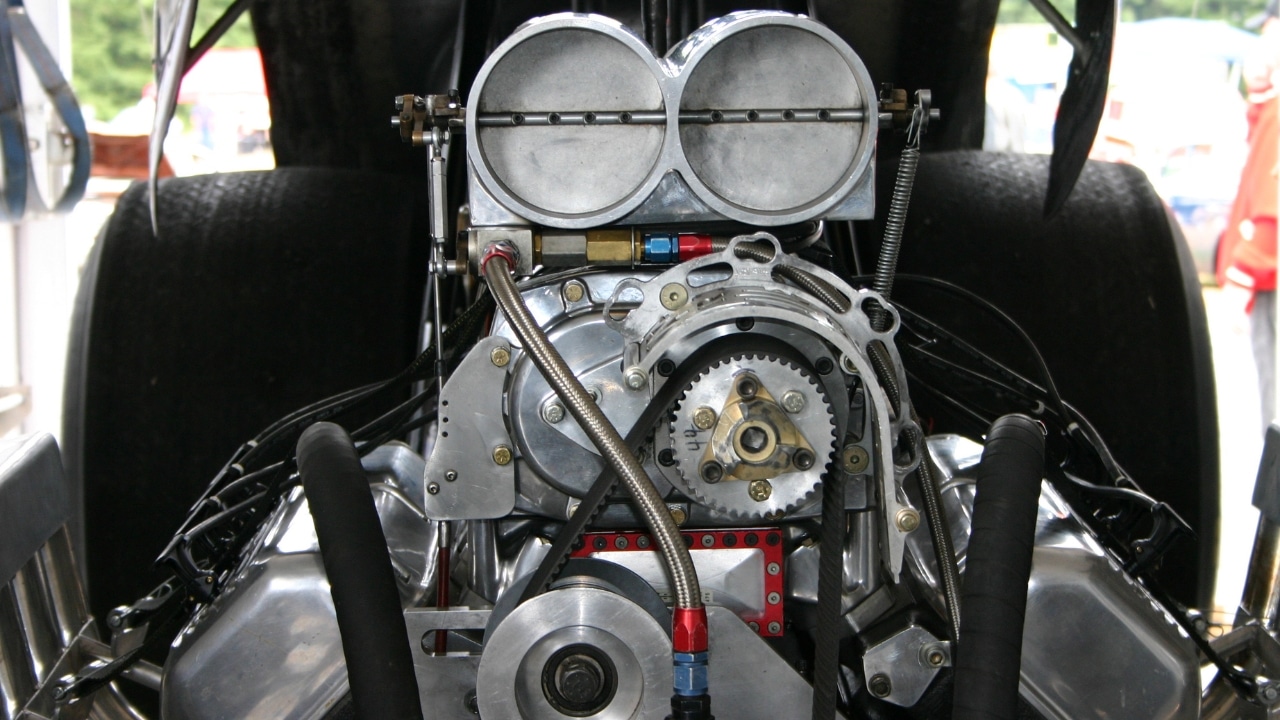 dragster moottori