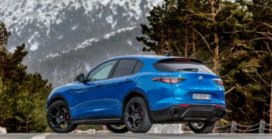 Alfa Romeo Stelvio 2023 Uutiset laitteet ja hinnat