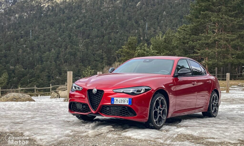 Testaa Alfa Romeo Giulia 2023 mita uutta siina on