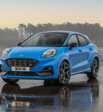 Ford Puma ST lanseeraa automaattivaihteiston ja kevyen hybridisaation mutta vahentaa