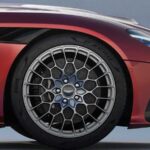 Aston Martin esittelee ja jattaa hyvastit DBS 770 Ultimate Volanten…